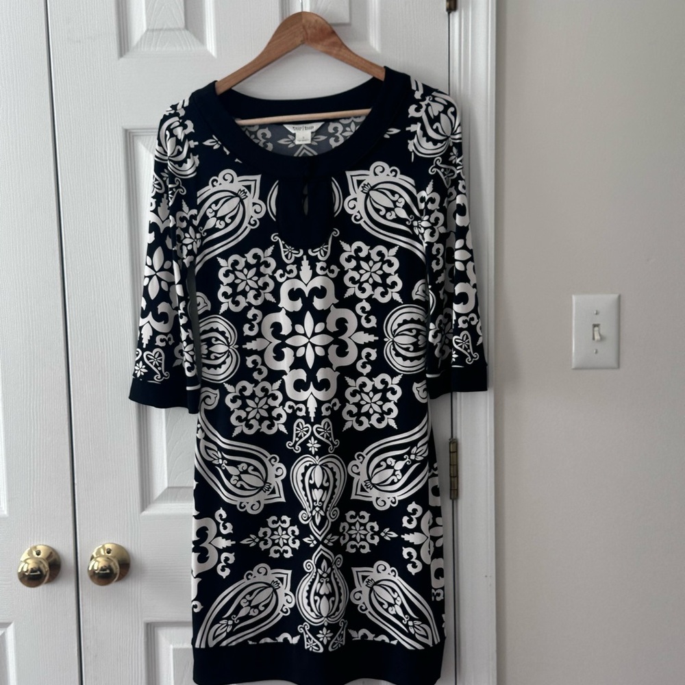 White House Black Market Black and White Long Sleeve Dress